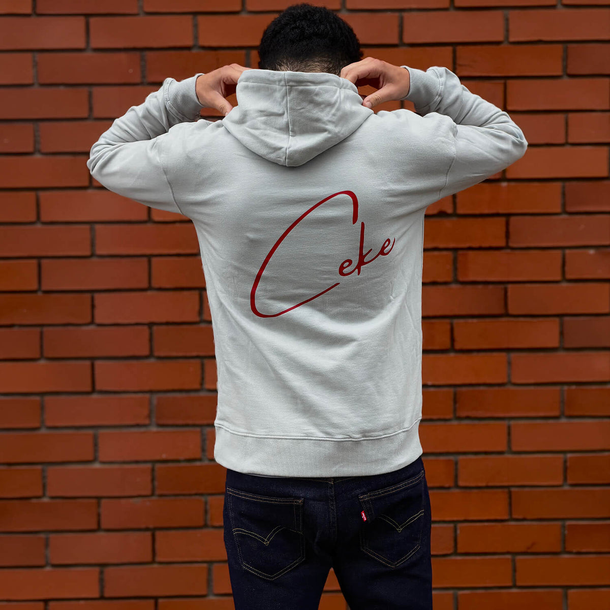 CeKe Premium-Hoodie aus Bio-Baumwolle, Modemarke mit sozialem Engagement